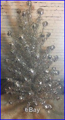 Vtg with Orig Box SPLENDOR 6-1/2' ALUMINUM POM POM CHRISTMAS TREE 85 BRANCH Silver